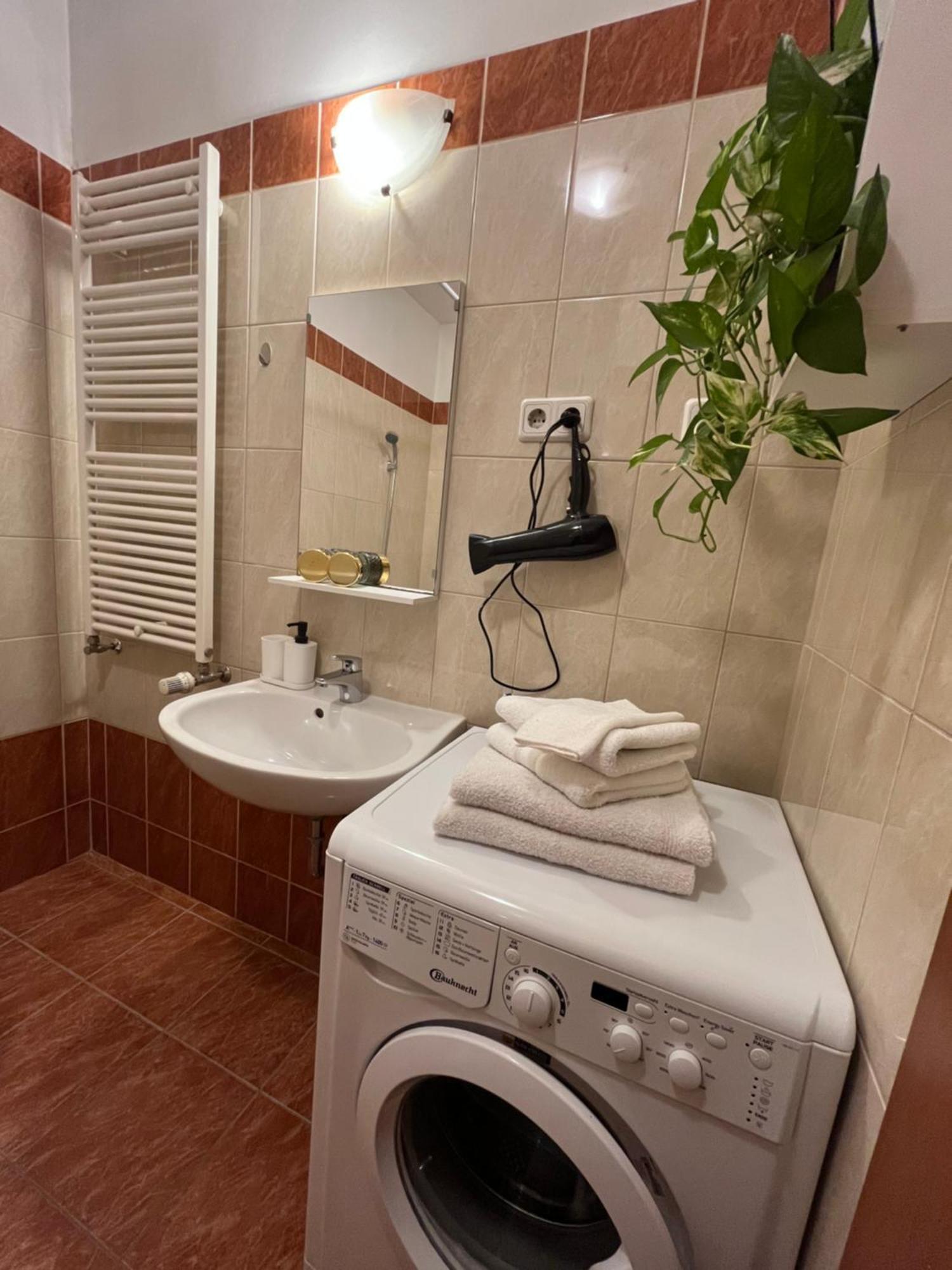 Rozsa Street Boutique Apartment *